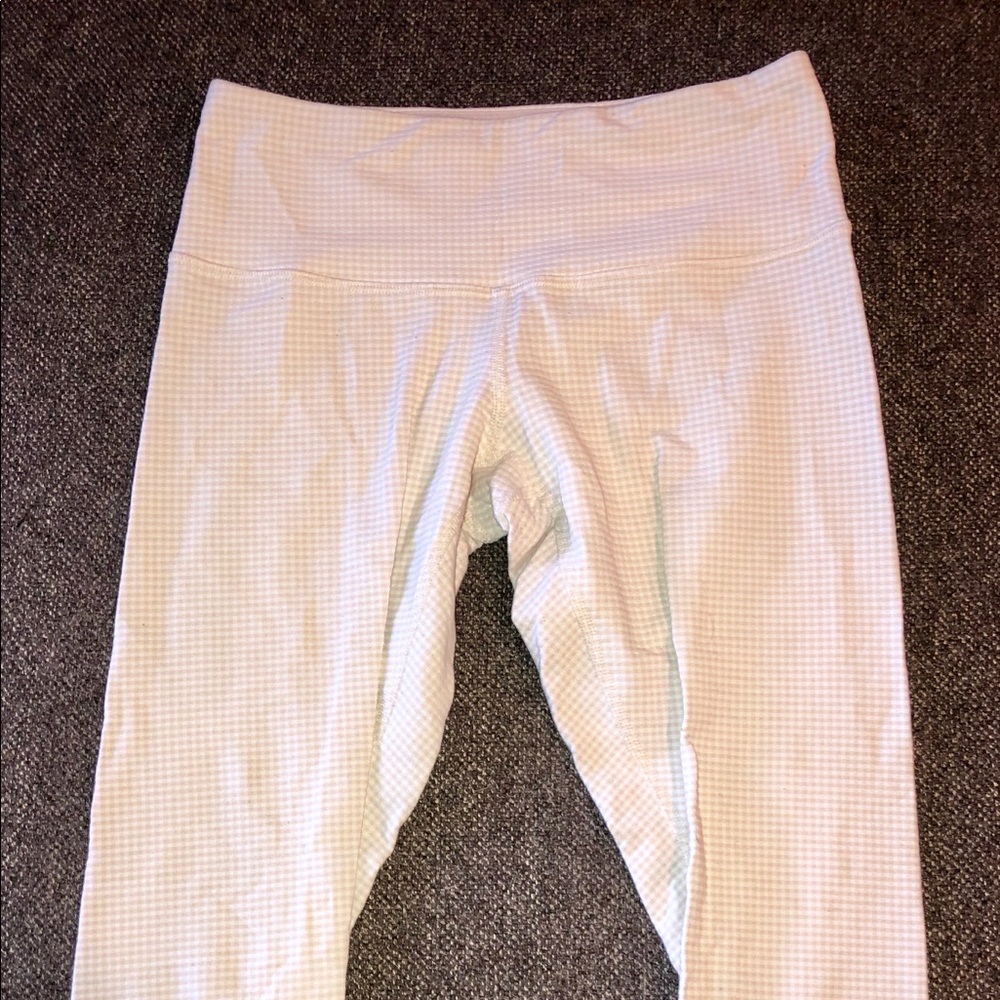 White Lululemon Cropped Leggins